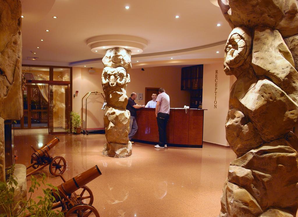 Elegant Hotel 3*